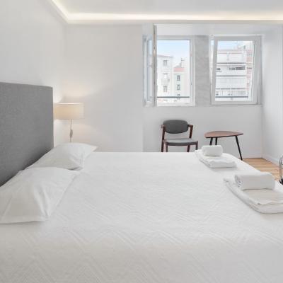 Room With Private Bathroom -Alcantara (Rua dos Lusíadas, 122, 3Dto 1300-376 Lisbonne)