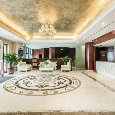 Vienna Hotel Shiqiao Metro Station (Yunxing Square, No. 445 Donghuan Road, Shiqiao 511400 Canton)