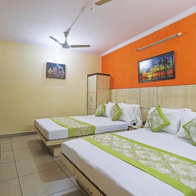 Hotel Sun Village Near New Delhi Railway Station (2508/12, Nalwa Street, Chuna Mandi, Paharganj , Behind Imperial Cinema 110055 New Delhi)