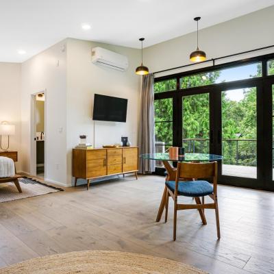 The Treehouse ( 98136 Seattle)