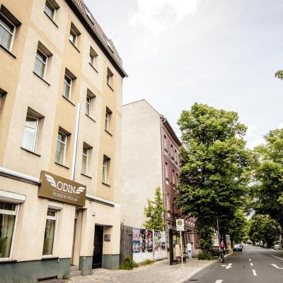 Hotel-Pension ODIN (Roelckestr. 167 13086 Berlin)