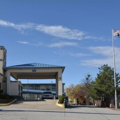 OK Hotel (5405 North Lincoln Boulevard OK 73105 Oklahoma City)