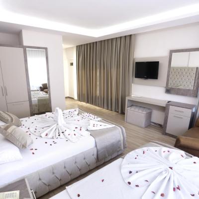 Kivrak Hotel (Kazim Ozalp Cad. No:202 Muratpasa 07100 Antalya)