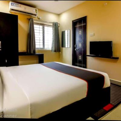 HOTEL SRIRAMA EMPIRE (PLOT NO133 TNGOS COLONY ,NEAR Q CITY ,GACHIBOWLI 500032 Hyderabad)
