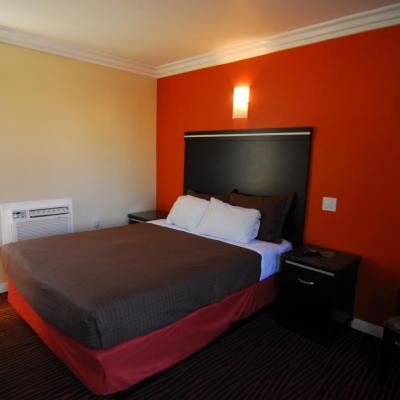 Studio City Inn - Near Universal Studios Hollywood (11733 Ventura Boulevard CA 91604 Los Angeles)