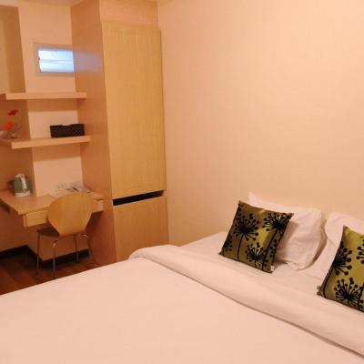 The Blooms Residence (203/1 Soi Sribumpen,Yen Arkard Rd,Thungmahamek,Sathorn 10120 Bangkok)