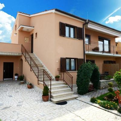 Lili (Ročka 39 52440 Poreč)