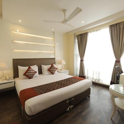 Hotel Picasso Prive Naraina Delhi - Couple Friendly Local IDs Accepted (A14, Naraina Vihar, Near Audi Showroom, 110028 New Delhi)
