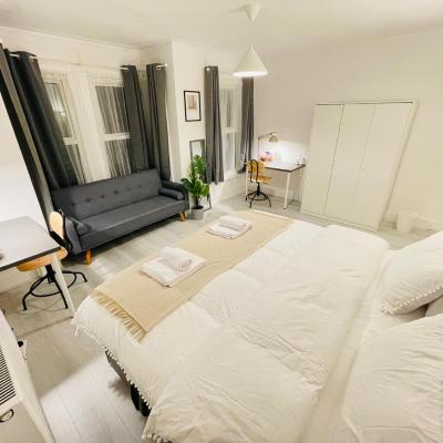 Leytonstone House - SleepyLodge (80 Norman Road, Leyton E11 4RL Londres)