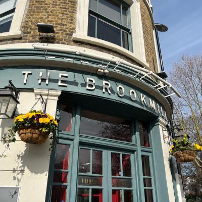 The Brookmill (65 Cranbrook Road SE8 4EJ Londres)