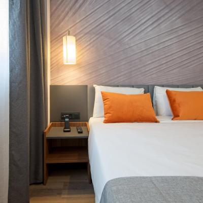 DWO Yuste Alcalá (Calle Miguel Yuste 14 28037 Madrid)