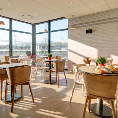 B&B HOTEL Epernay (2, allée Général Alberico Albricci  51200 Épernay)