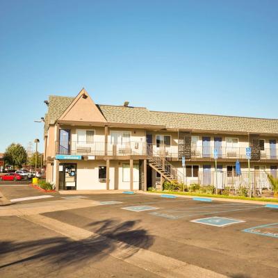 Motel 6-Sacramento, CA - Central (7850 College Town Drive CA 95826 Sacramento)