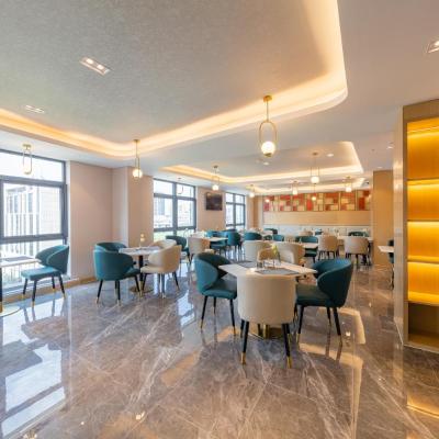 Atour Hotel Wuxi Huishan Wanda Plaza (No. 321, Wuyun Road, No. 192, Block D, Wanda Plaza 214000 Wuxi)