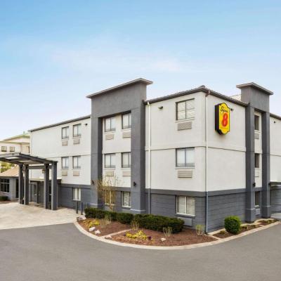 Super 8 by Wyndham Nashville Airport North (720 Royal Parkway 37214 / TN Nashville)
