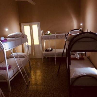 Hostel BB La Fenice (32 Via Firenze Civico 32 Scala C 3 piano 80142 Naples)