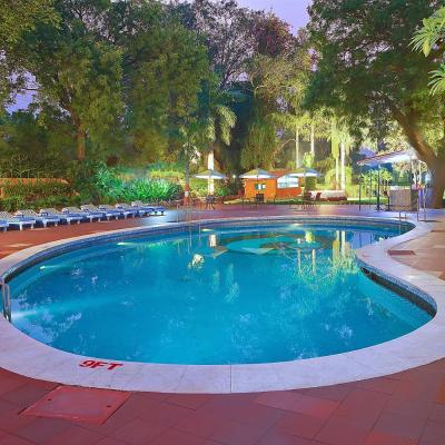 Hotel Clarks Shiraz (54 Taj Road 282001 Agra)