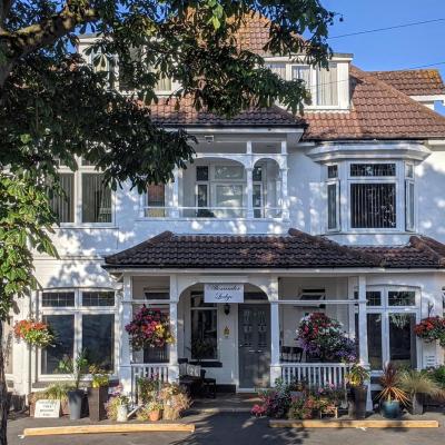 Alexander Lodge Guest House (21 Southern Road BH6 3SR Bournemouth)