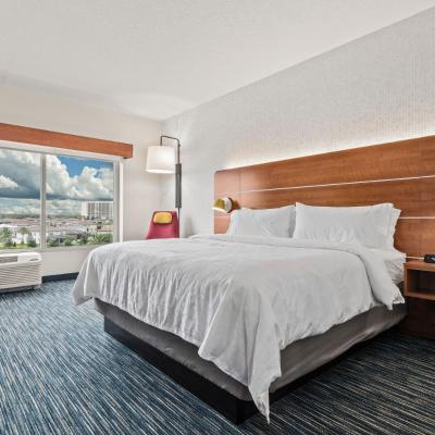 Holiday Inn Express & Suites Orlando- Lake Buena Vista, an IHG Hotel (11409 Marbella Palms Court 32836 Orlando)