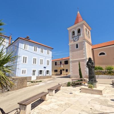Hostel Adria (1 Crkveni trg 23000 Zadar)