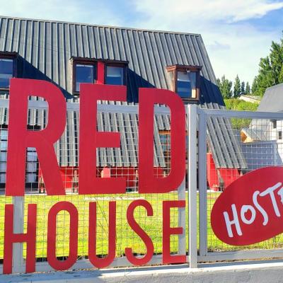 Red House Hostel (Av. del Libertador 1841 9405 El Calafate)