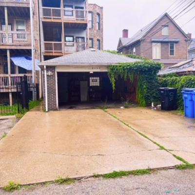 3BD/2BA in Historic Hyde Park Neighborhood w/ Parking Near University of Chicago (6137 South Kimbark Avenue 2 IL 60637 Chicago)
