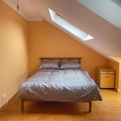 Private Room- Direct Travel Central/ Heathrow (1 Waldegrave Road W5 3HT Londres)