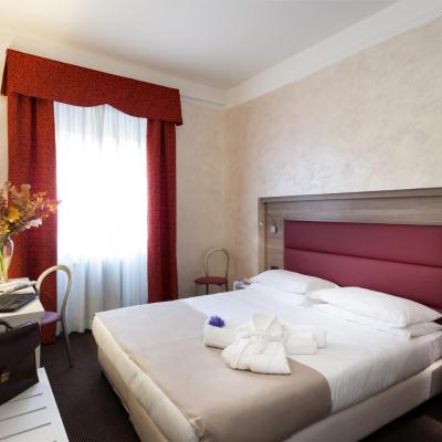 Hotel Gamma (Via Valvassori Peroni 85 20133 Milan)