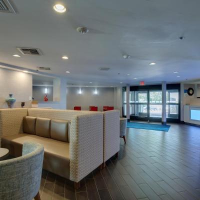 Holiday Inn Express Nashville W-I40, an IHG Hotel (5612 Lenox Avenue TN 37209 Nashville)