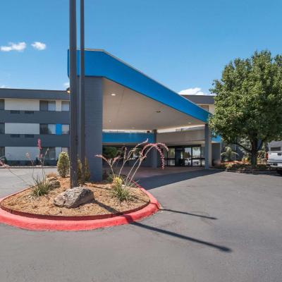 Clarion Pointe OKC Airport (1905 S Meridian Ave 73108 Oklahoma City)