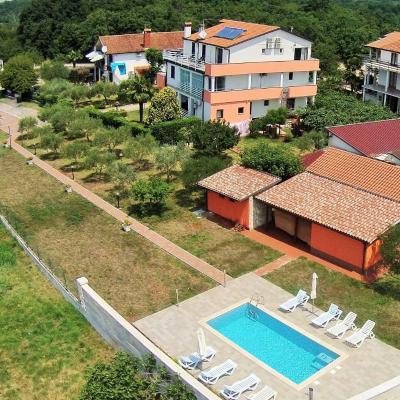 Apartments and rooms with a swimming pool Babici, Umag - 3046 ( 52470 Umag)
