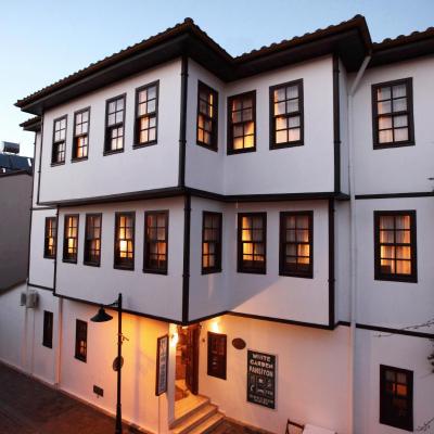White Garden Hotel-Adult Only (Kaleiçi Kılıçaslan Mah. Hesapçi Geçidi No : 9 07100 Antalya)
