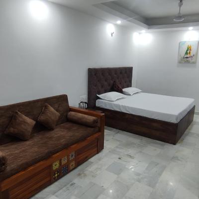 Shanti Residency (67 Bank Street 110067 New Delhi)