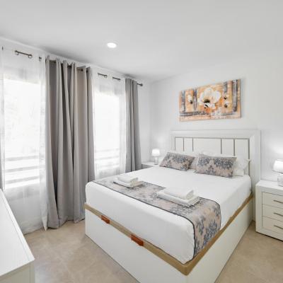 Sonrisa Deluxe Apartments, Levante (Mediterráneo, 15, 03503 Benidorm, Alicante 03503 Benidorm)