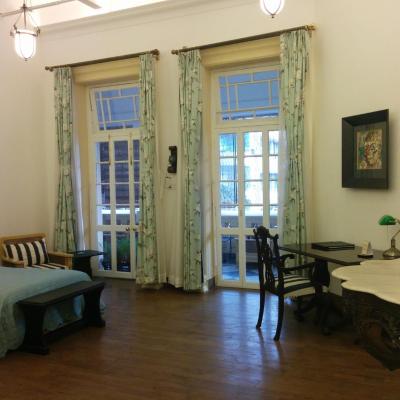 The Harrington Residency (Flat no 5&25 . 2nd floor Harrington Mansions .8, Ho Chi Minh Sarani 700071 Kolkata)