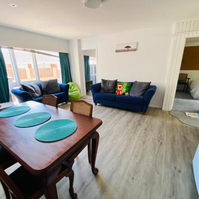 Delight at Golf (20 Fairway Drive 1041 Auckland)