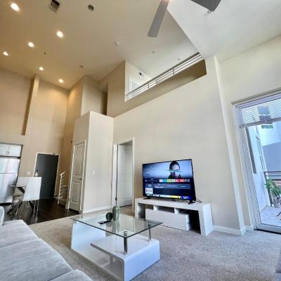 Luxury Residence Loft 3 Beds with Pool and Gym (5200 Wilshire Blvd 742 CA 90036 Los Angeles)