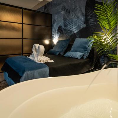 DOMUS VESUVIO (VIA NAZIONALE 6D 80143 Naples)