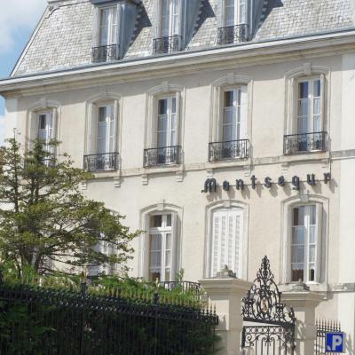 Hotel Montsegur (1 Avenue Bunau Varilla 11000 Carcassonne)