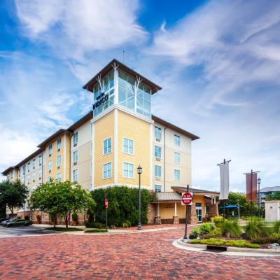 Hotel Indigo Jacksonville-Deerwood Park, an IHG Hotel (9840 Tapestry Park Circle FL 32246 Jacksonville)