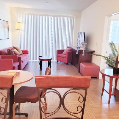 Venice Beach luxury Apartments minutes to The Marina And Santa Monica limited time free parking (4264 LINCOLN BLVD Venice Beach 90292 Los Angeles)