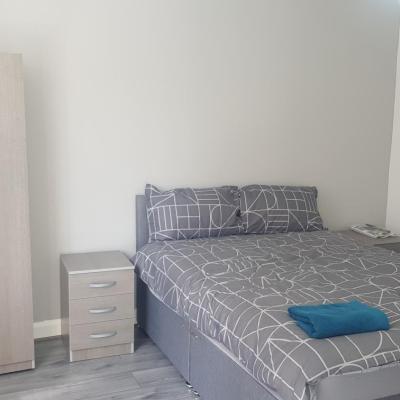 Double Bedroom In Withington, M20. 1 DB Bed, RM 1 (22 Brayside Road M20 6ES Manchester)