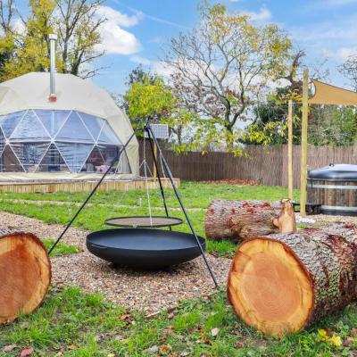 Luxury Dome with Private Wood-Fired Hot Tub (Woodperry Road The Beeches OX3 9UZ Oxford)