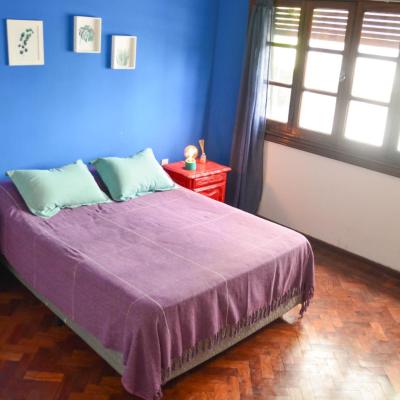 Casabunda Multiespacio, habitación privada en el centro (906 Avenida Belgrano 4400 Salta)