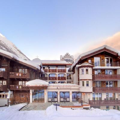 SchlossHotel Zermatt Active & CBD Spa Hotel (Bahnhofplatz 18 3920 Zermatt)