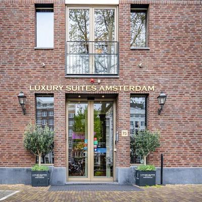 Luxury Suites Amsterdam (Oudeschans 75 1011 KW Amsterdam)