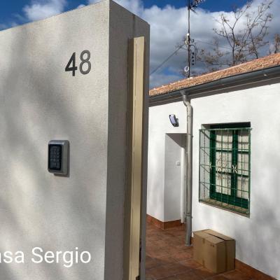Casa Sergio (48 Calle de San Restituto casa 28039 Madrid)