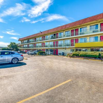 OYO Hotel Houston Southwest I-69 (9638 Plainfield Road TX 77036 Houston)