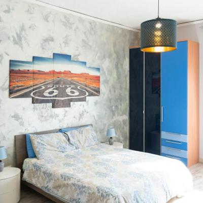 BEDandFLY (77 Via Francesco de Pinedo PRIMO PIANO 80144 Naples)