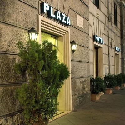 Hotel Plaza (Piazza Vittorio Veneto (P.zza Ferrovia), 42 84123 Salerne)